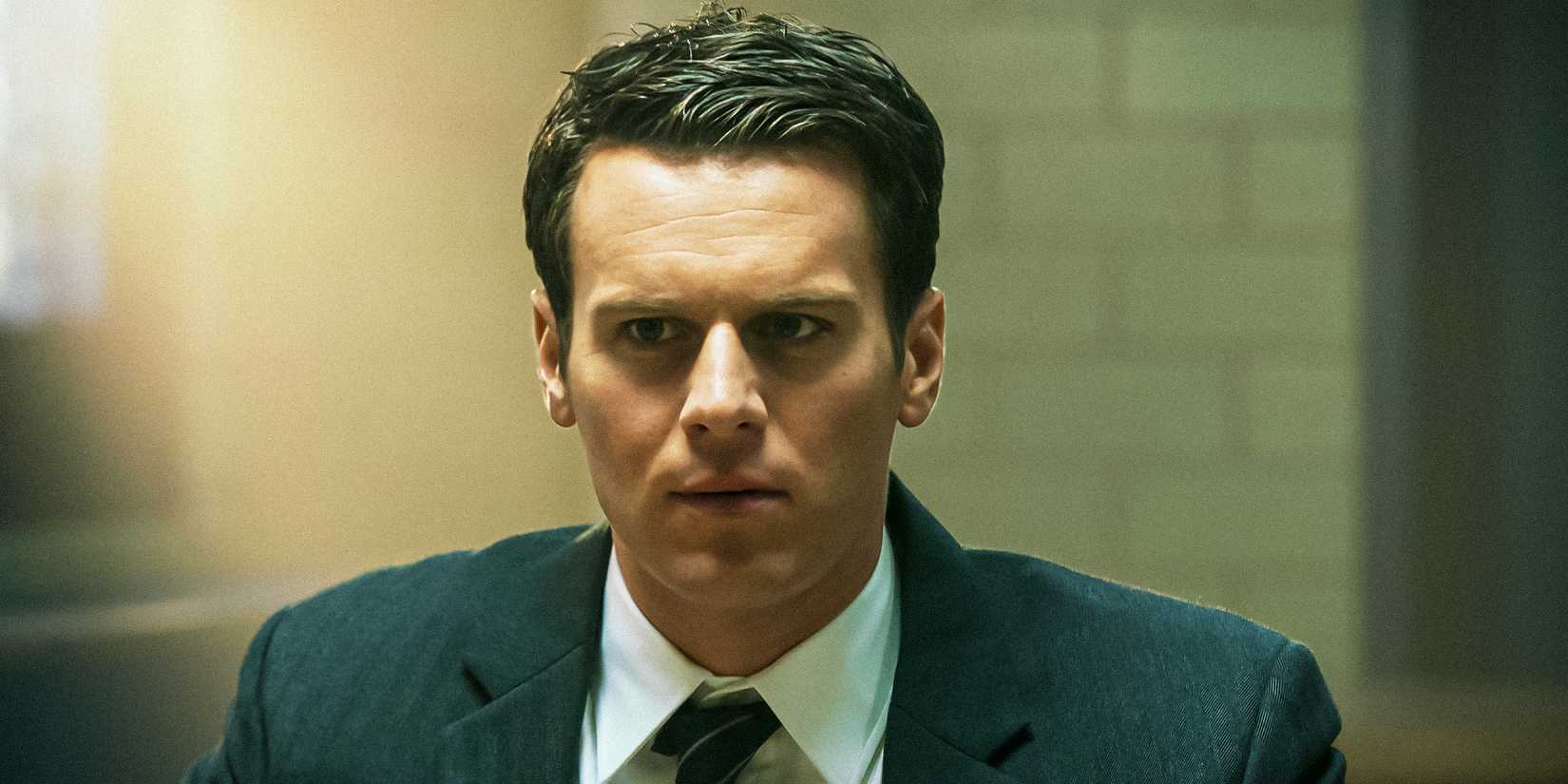 Ford looking thoughtful in Mindhunter