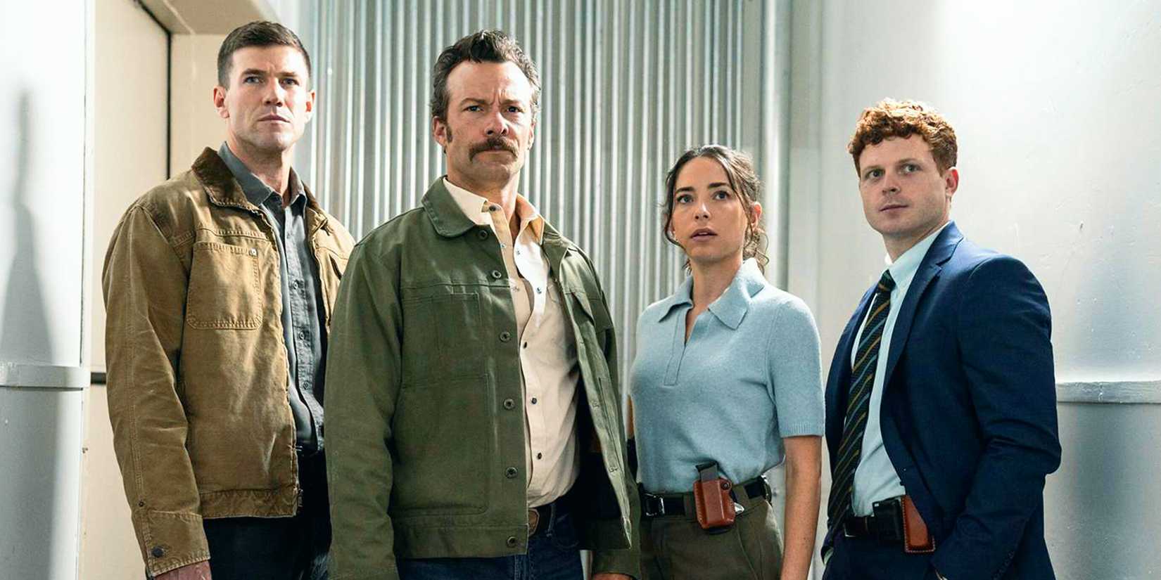O elenco de NCIS: Origins, com Austin Stowell como Gibbs, Kyle Schmid como Franks, Mariel Molino como Lala e Caleb Foote como Randy.