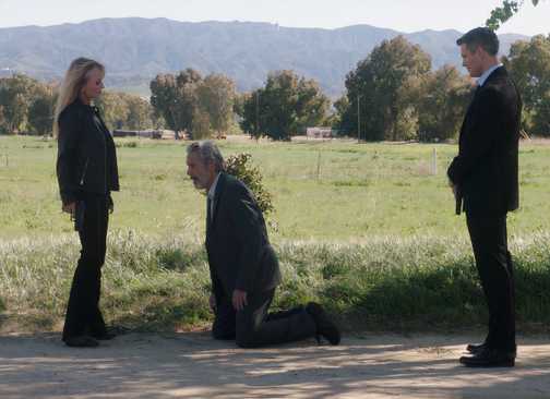 Rebecca De Mornay as Carla Marino and Gary Cole as Alden Parker in NCIS