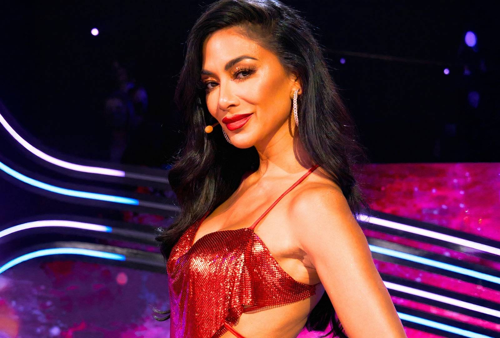 nicole scherzinger pink dress masked singer Nicole Scherzinger Dream on feat. Jewel live performance The Masked Singer