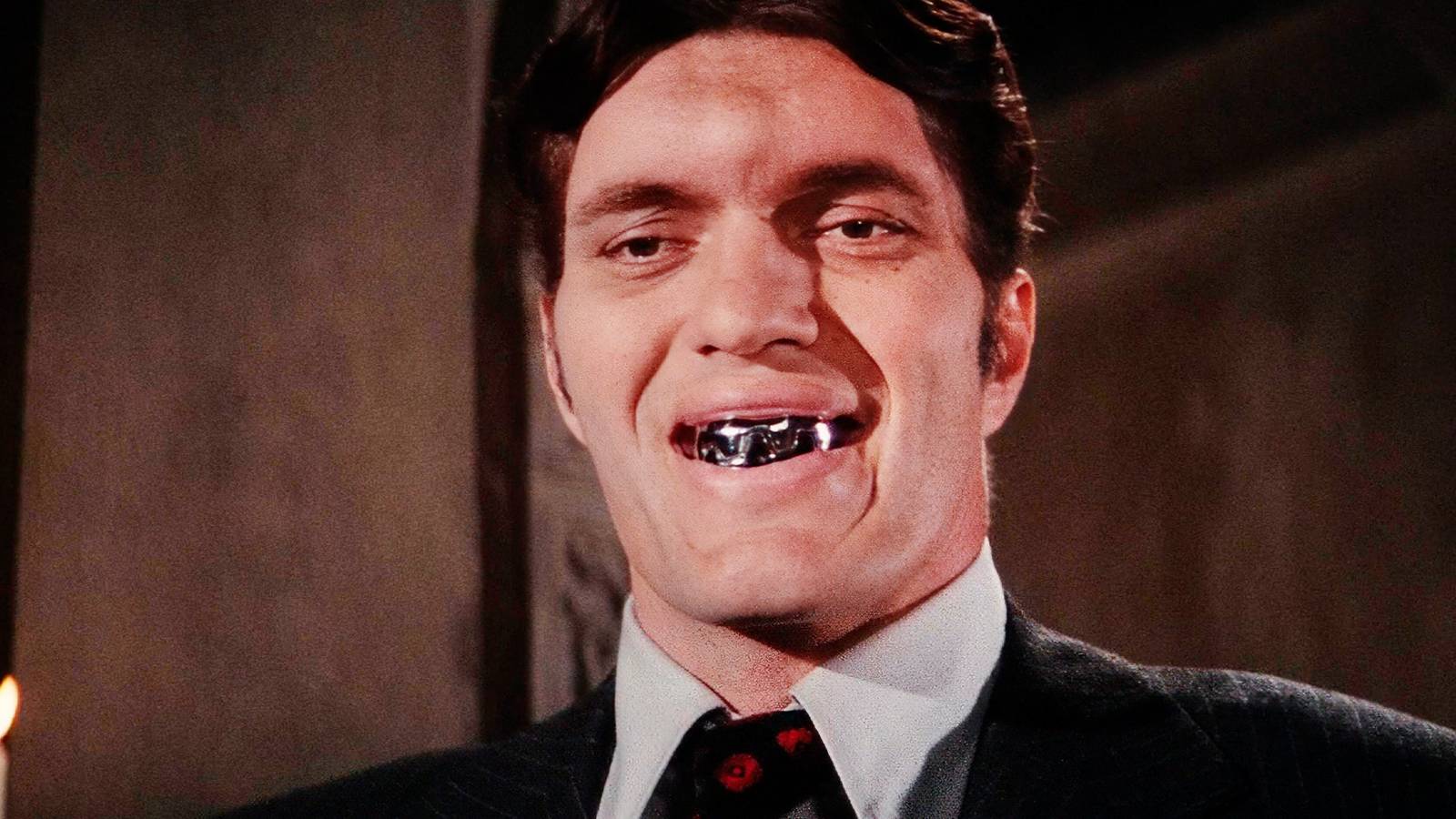 Roger Moore's Silliest James Bond Movie Still Had One Scene That ...