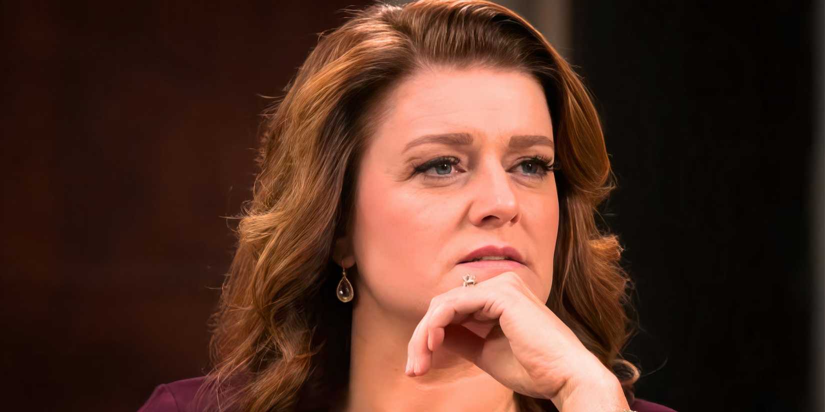 Sister Wives Robyn Brown looking sad thinking pose