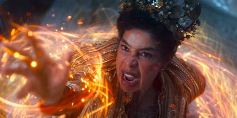Siuan using her powers while screaming angrily in The Wheel of Time season 3
