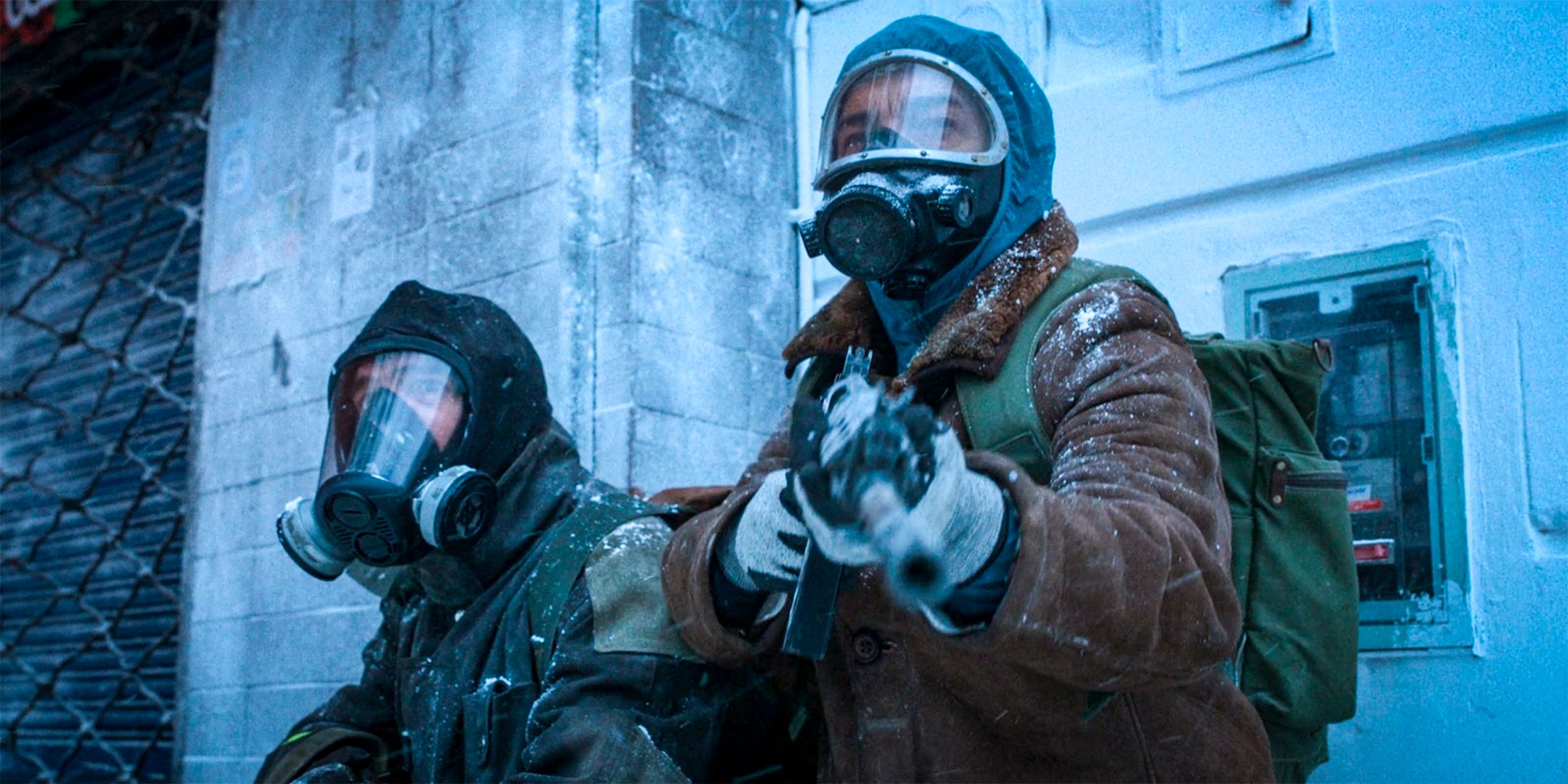 Ricardo Darín as Salvo in the eternaut