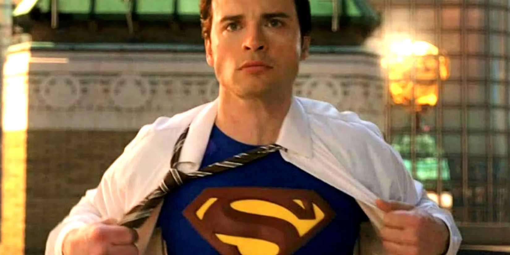 Superman ripping his shirt off in Smallville