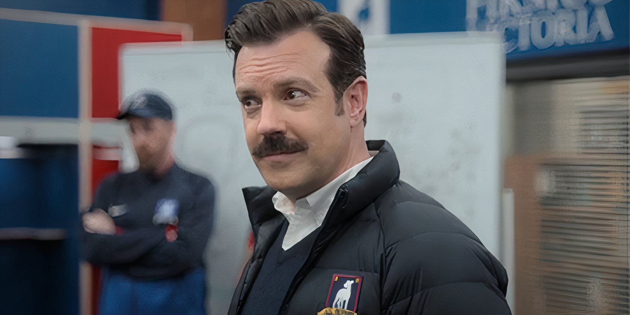 Jason Sudeikis come Ted Lasso sorridente