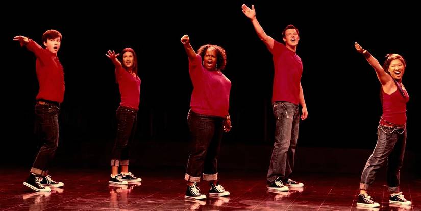 Choosing Content 10 Songs That Need To Be Covered In The Glee Revival