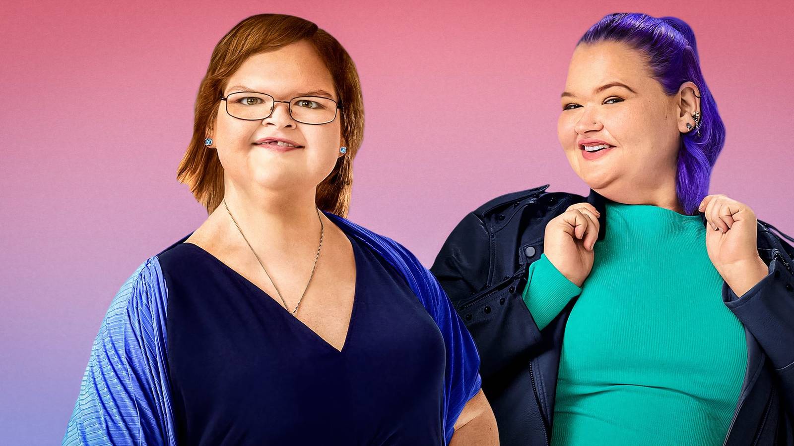 1000-Lb Sisters Tammy Slaton and Amy Slaton smiling and posing for photo shoot