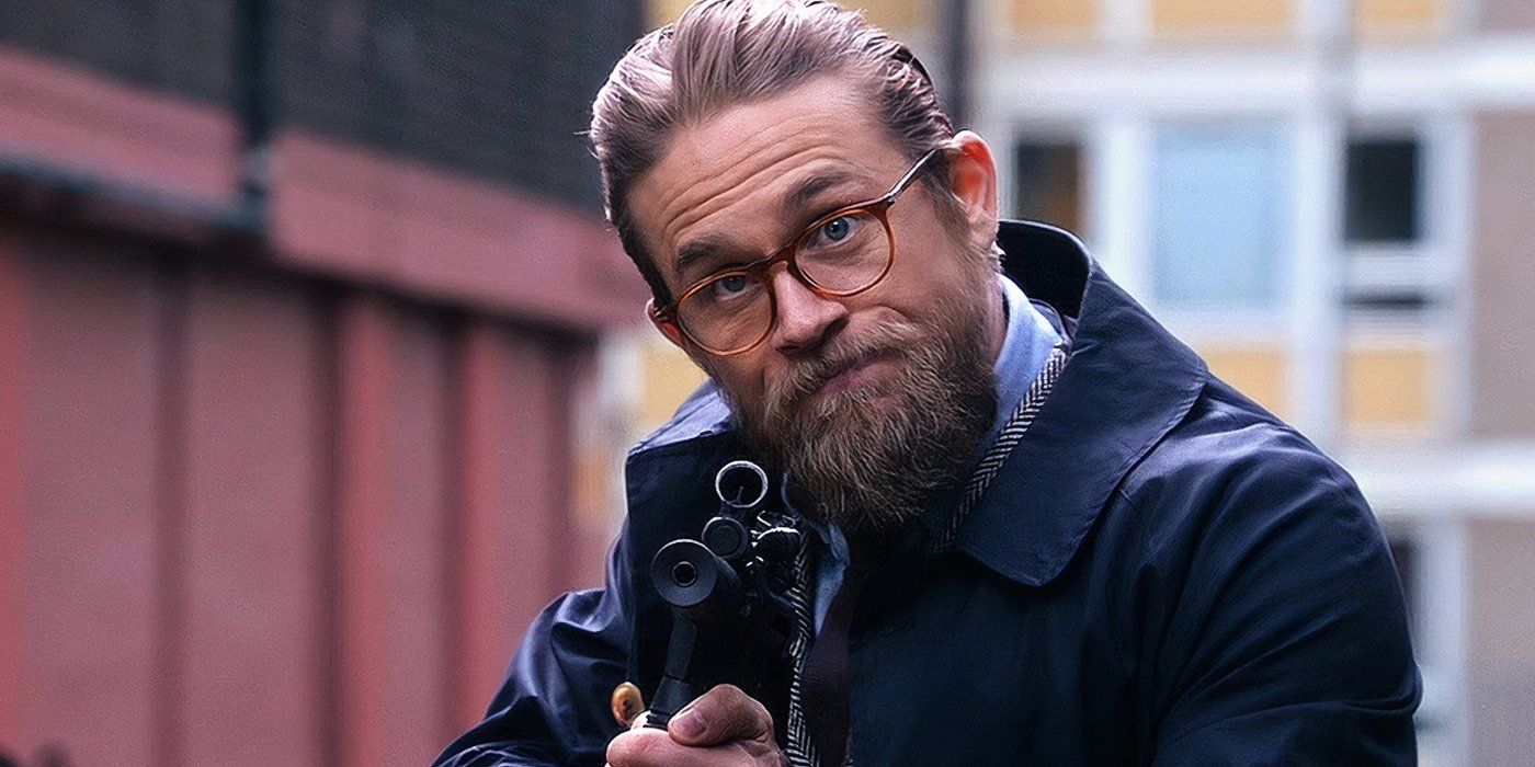 Charlie Hunnam em cena do filme The Gentlemen.