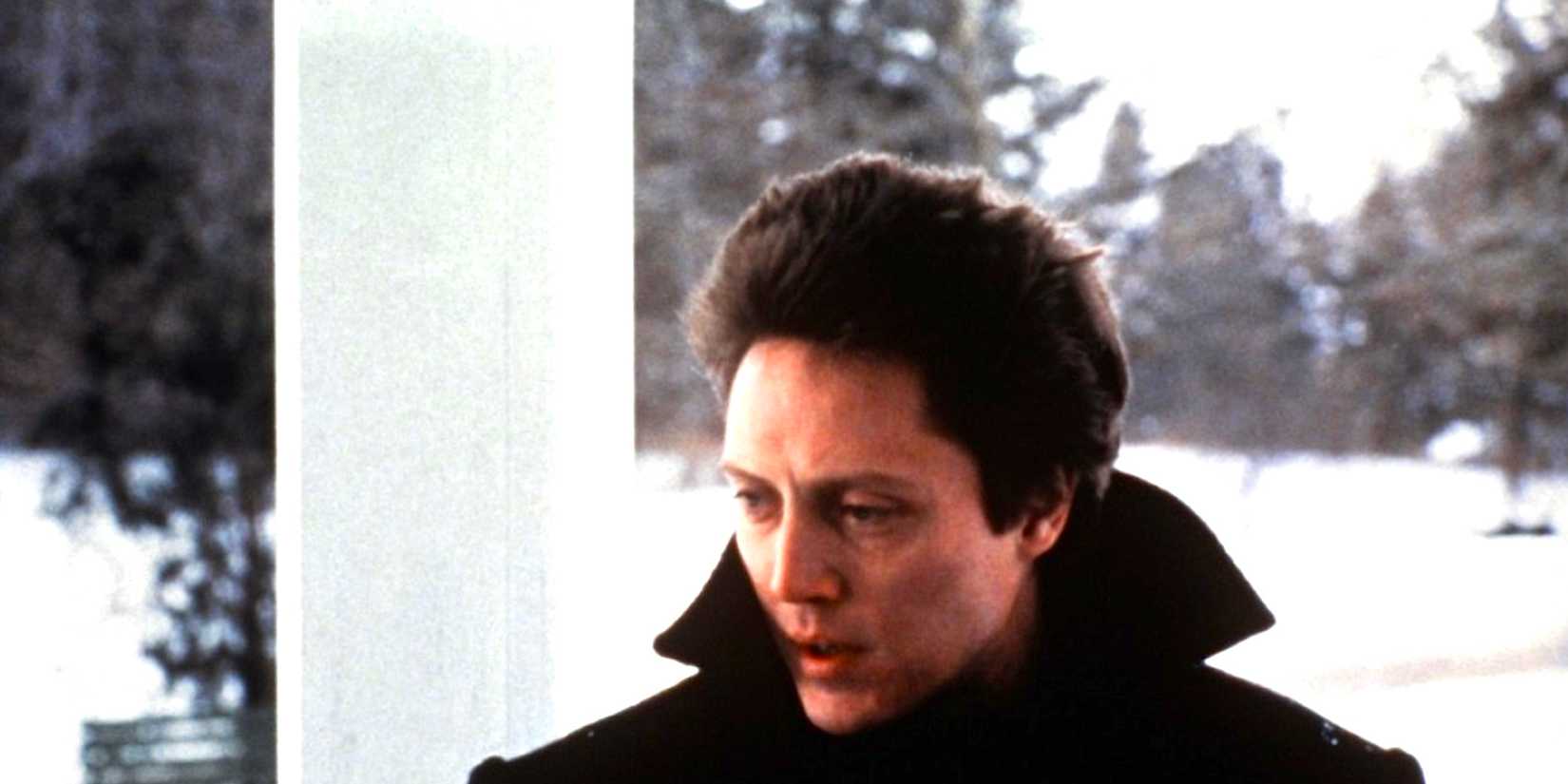 Christopher Walken's Johnny Smith stands against a snowy backdrop in The ᴅᴇᴀᴅ Zone 1983