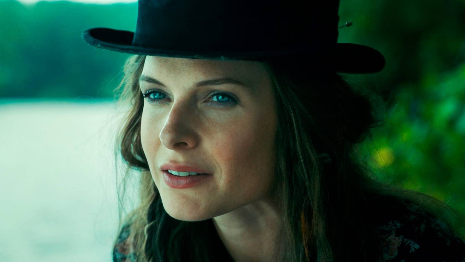 Mike Flanagan Hopes To Reunite With Rebecca Ferguson After Doctor Sleep mike-flanagan-hopes-to-reunite-with-rebecca-ferguson-after-doctor-sleep