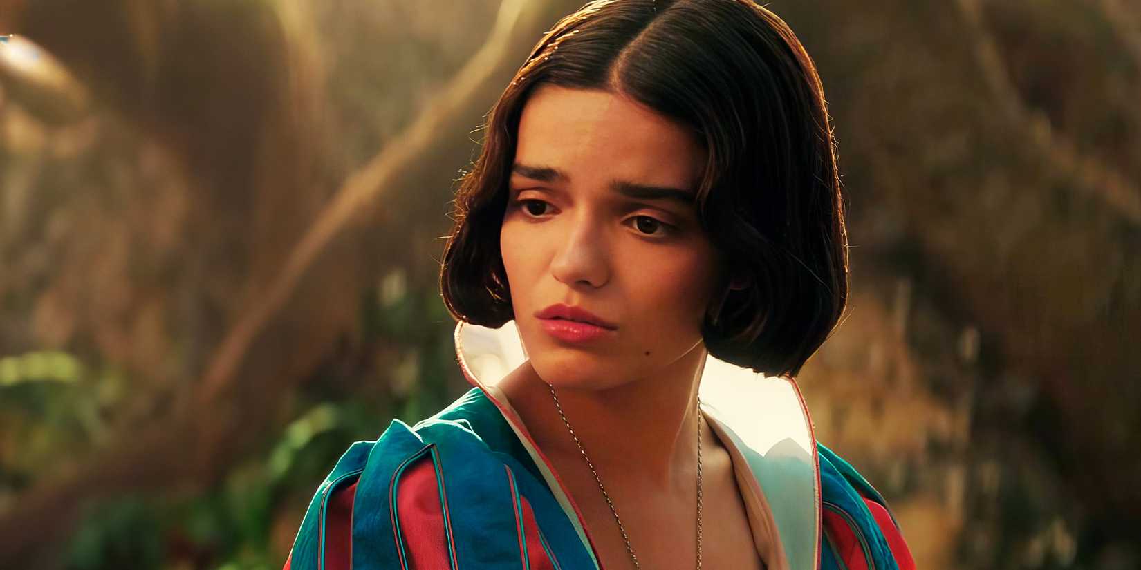 Rachel Zegler como Branca de Neve em live-action.