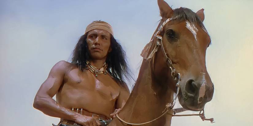 Jay Silverheels andando a cavalo