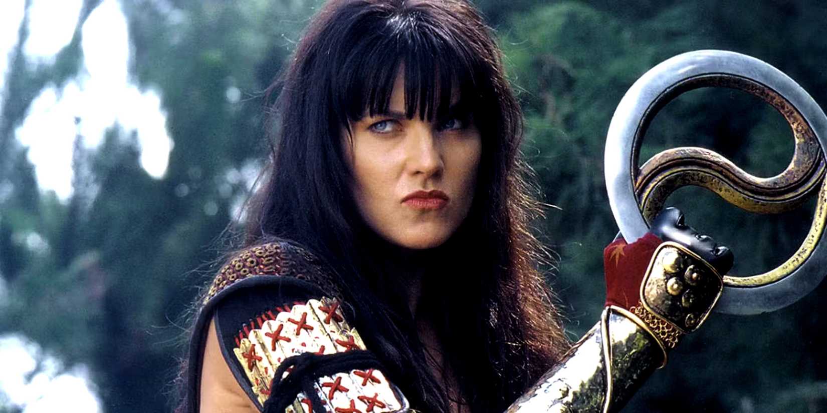 Lucy Lawless wields her weapons in Xena Warrior Princess