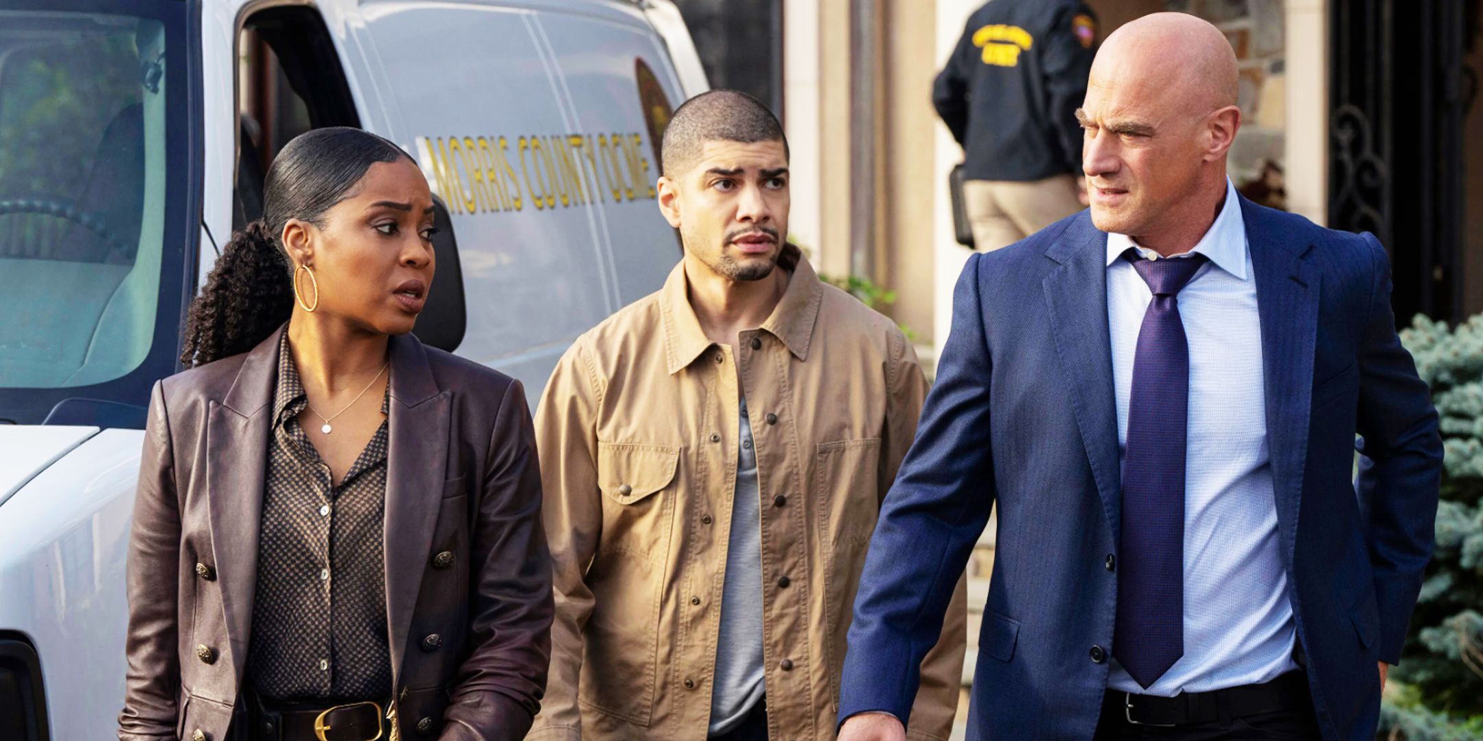 Law & Order: Organized Crime Bell walks with Reyes and Stabler