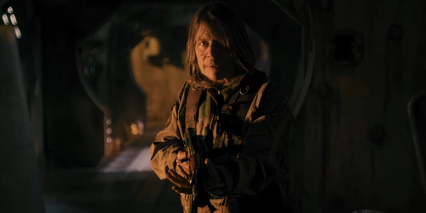 Linda Hamilton nel ruolo di Anya in Osiris