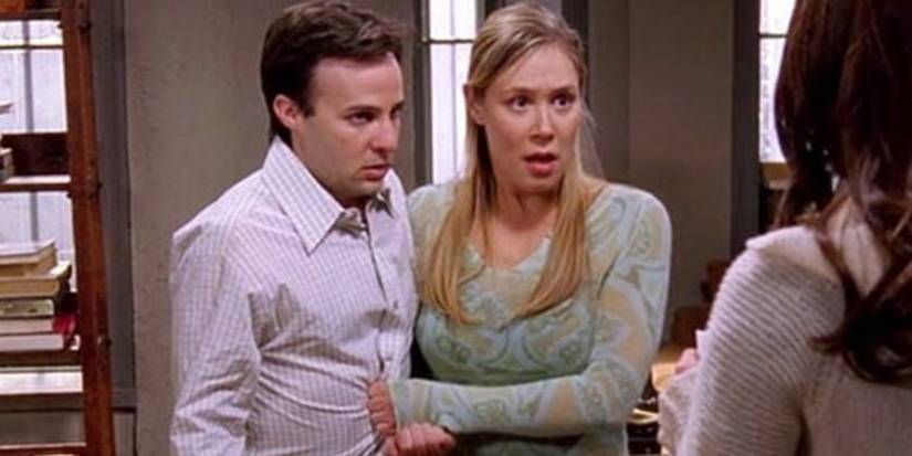 Doyle e Paris conversando com Rory sobre Gilmore Girls