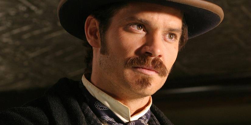 Timothy Olyphant grimacing in Deadwood