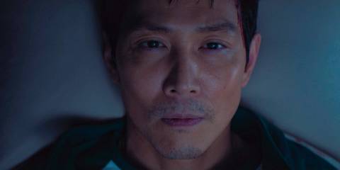 Seong Gi-hun (Lee Jung-jae) waking up in Squid Games Season 3 Ep 1