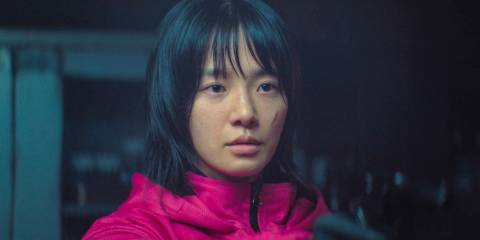 Noeul (Park Gyuyoung) looking seriously defiant in Squid Games Season 3 Ep 1