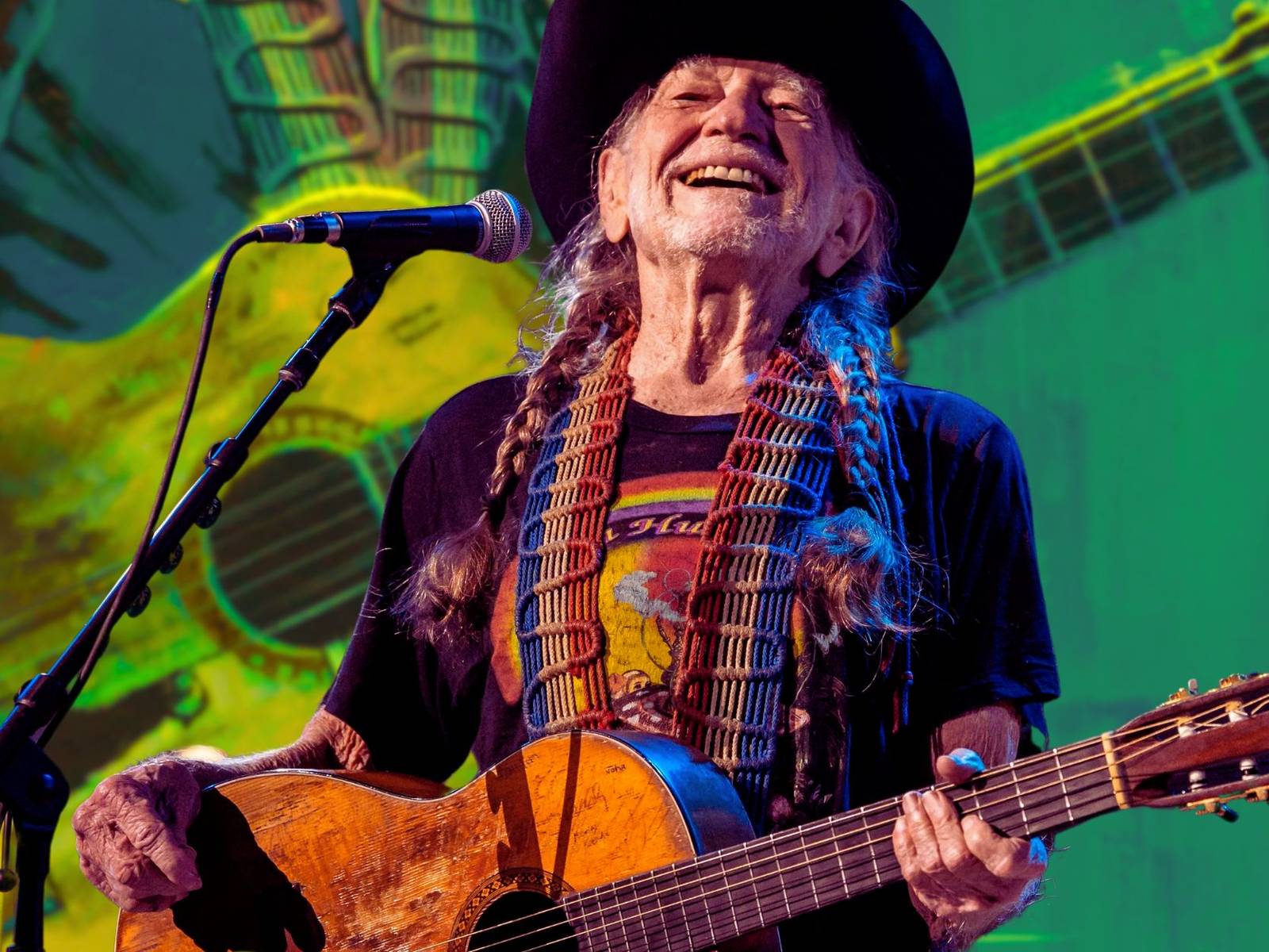 Did Country Music Legend Willie Nelson Actually Get An Eight-Minute  Standing Ovation? Explaining What Really Happened At The Outlaw Music  Festival