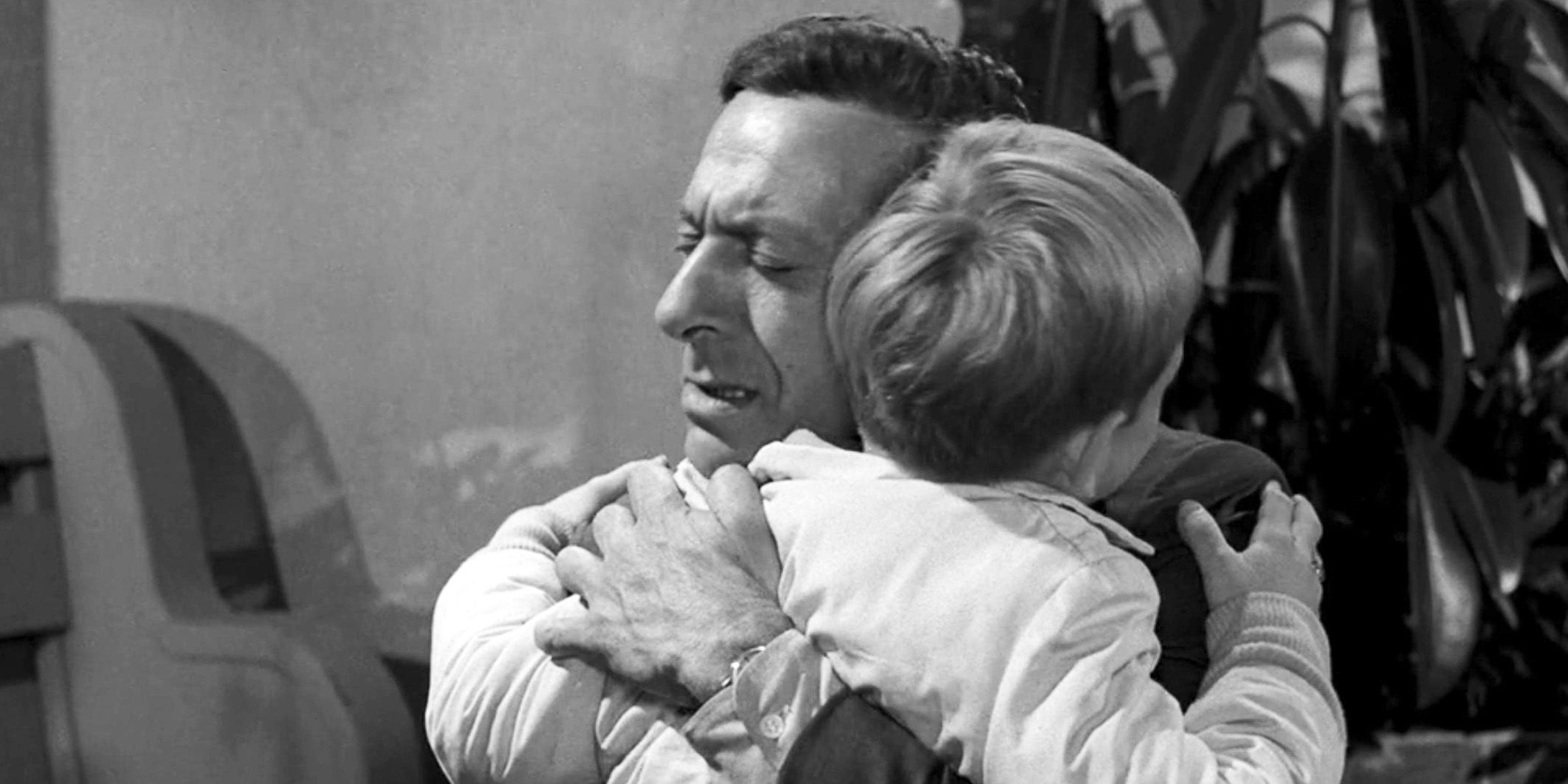 The Twilight Zone Max hugging Pip