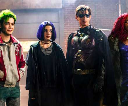 DC Unveils New Version of Teen Titans for Superman's New Appearance. All Members Explained 2 Beast Boy, Raven, Robin, and Starfire standing together in the DC TV show Titans (2018-2023)