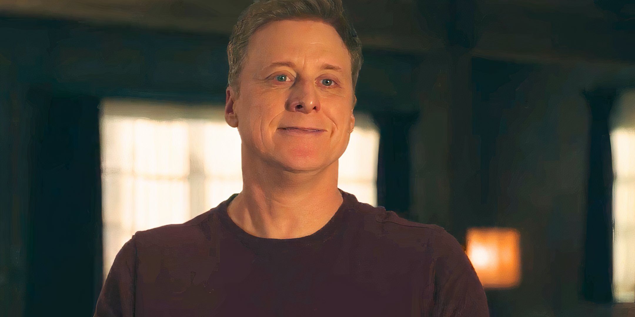 Alan Tudyk smiling as Harry Vanderspeigle in Resident Alien