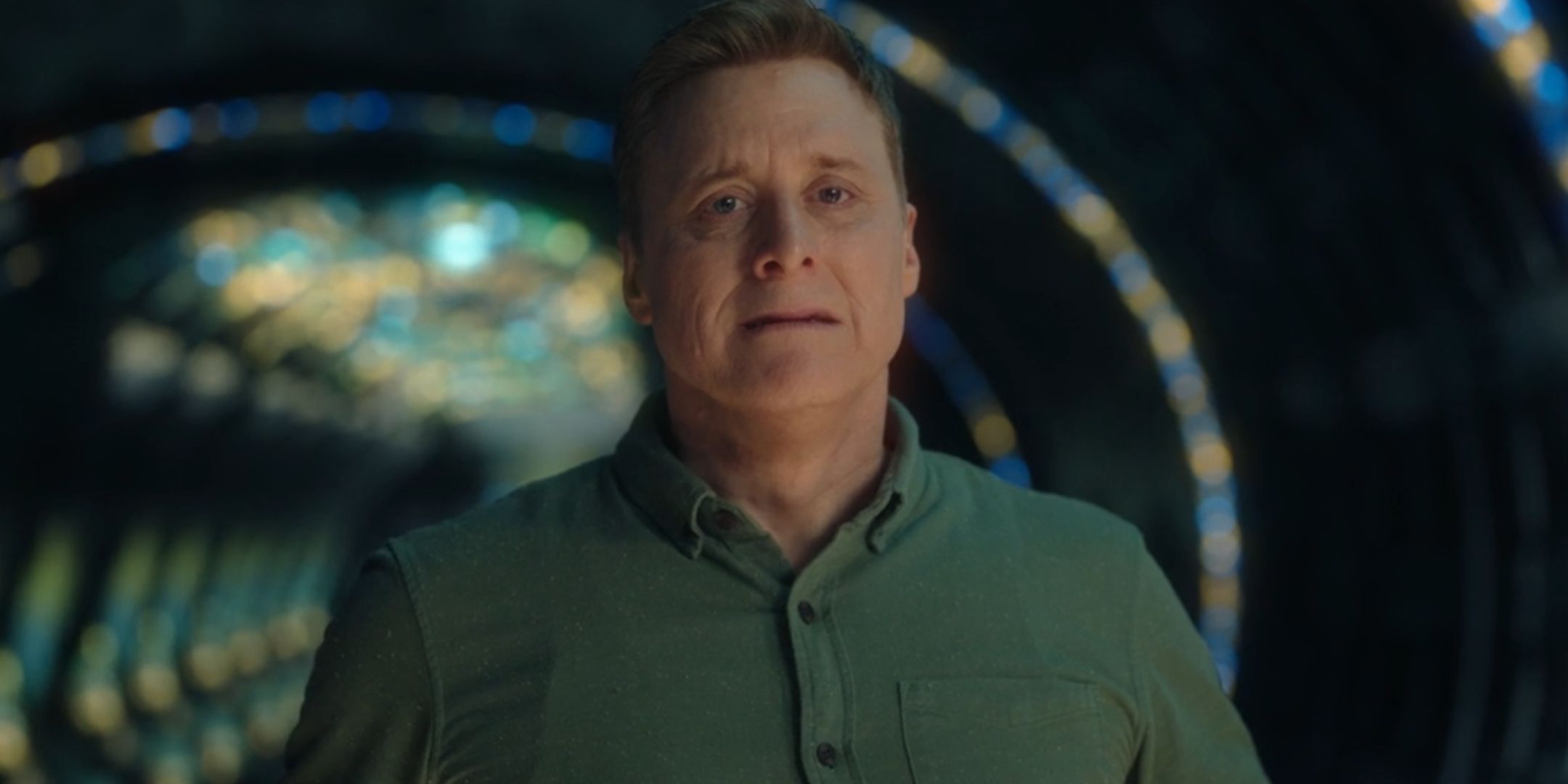 Alan Tudyk looking concerned as Harry Vanderspegle in Resident Alien