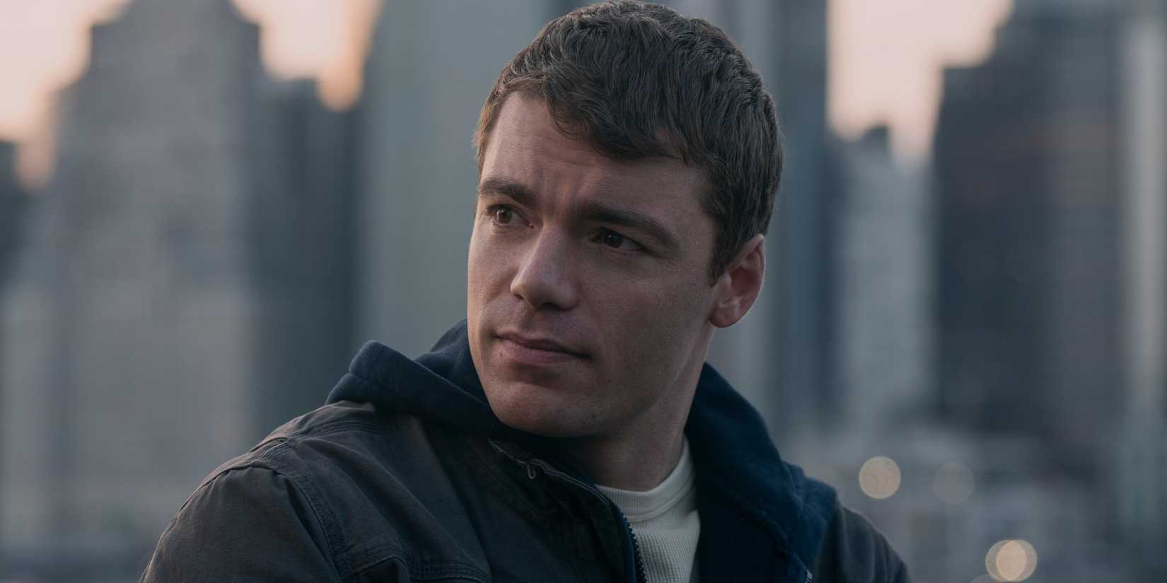 Peter Sutherland em The Night Agent