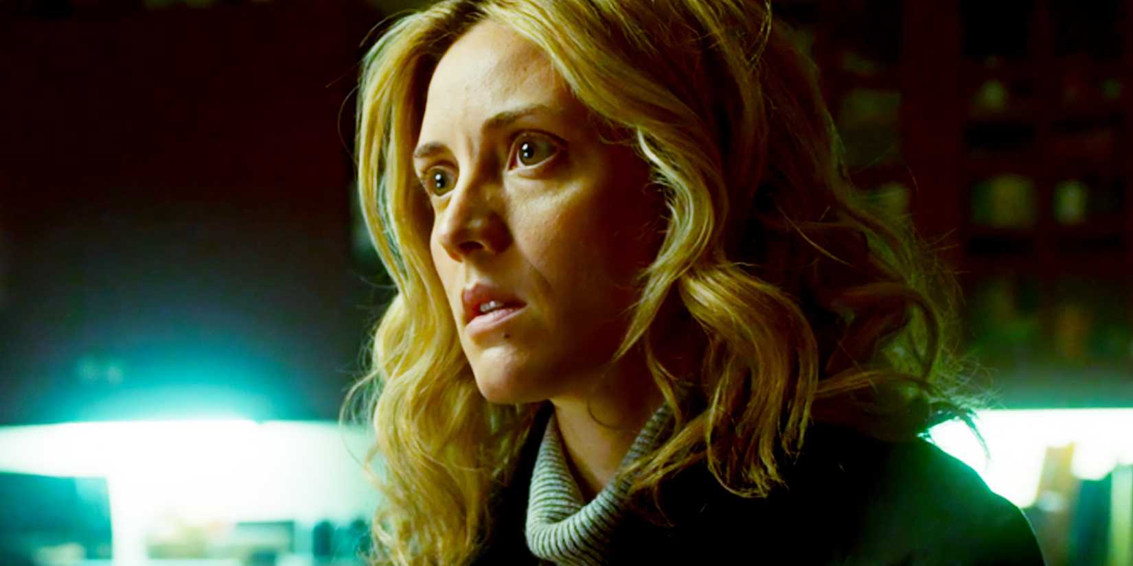 Delphine de Orphan Black em uma cena tensa.