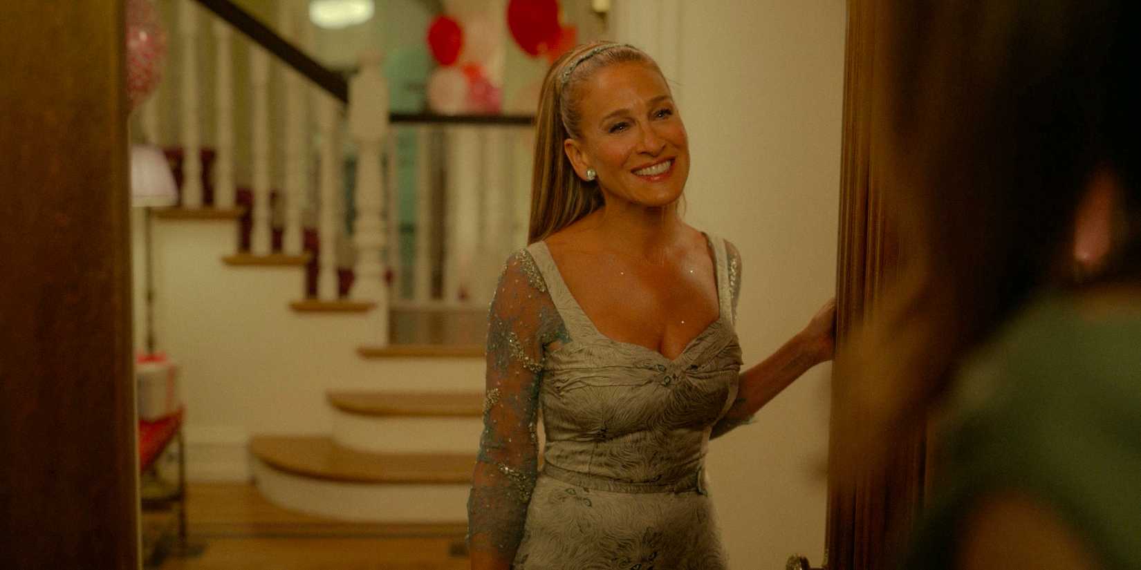 Carrie Bradshaw Finally Gets A New Romance In And Just Like That Season 3 Carrie Bradshaw Finally Gets A New Romance In And Just Like That Season 3