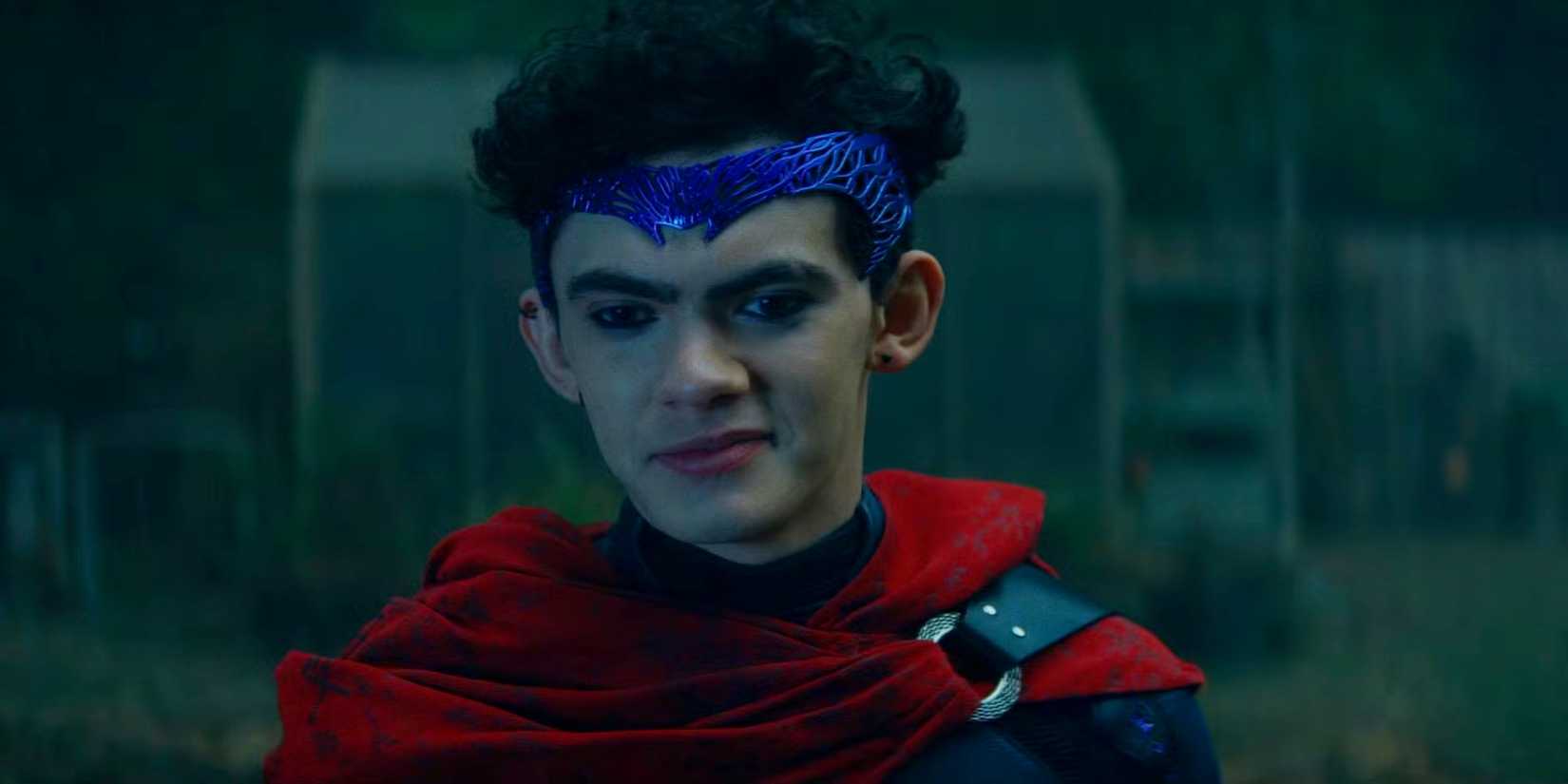 Billy Maximoff in Agatha All Along looking off-screen