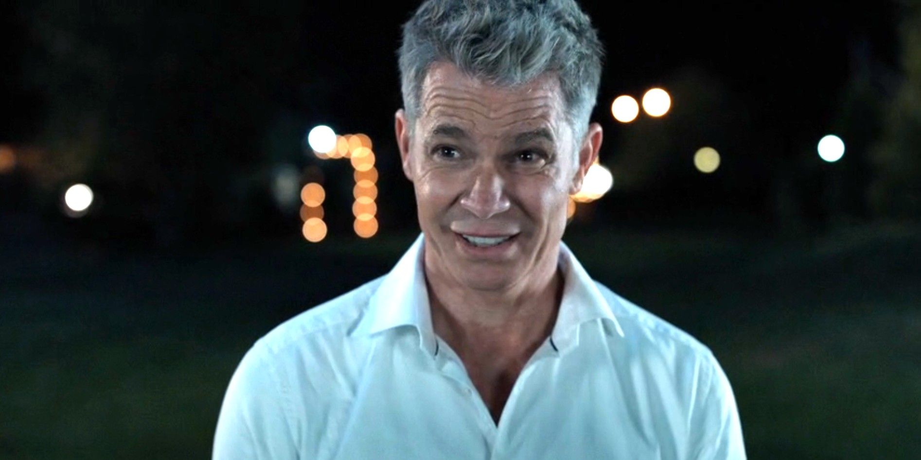 Clark Ross (Timothy Olyphant) looking sarcastic in Stick season 1, episode 8