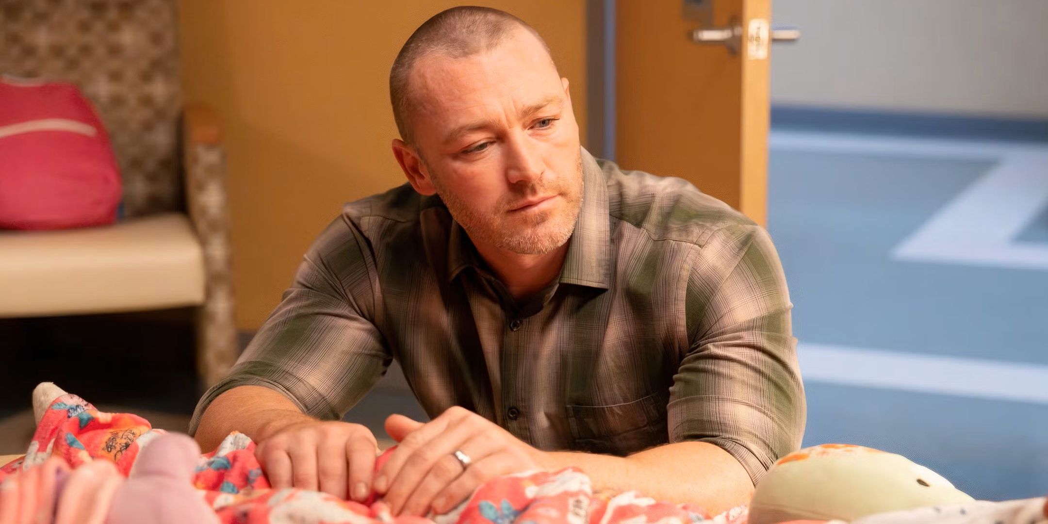 Jake McLaughlin como Michael Ormewood no final da segunda temporada de Will Trent