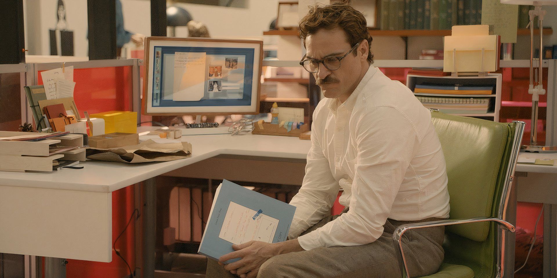 Joaquin Phoenix in Her