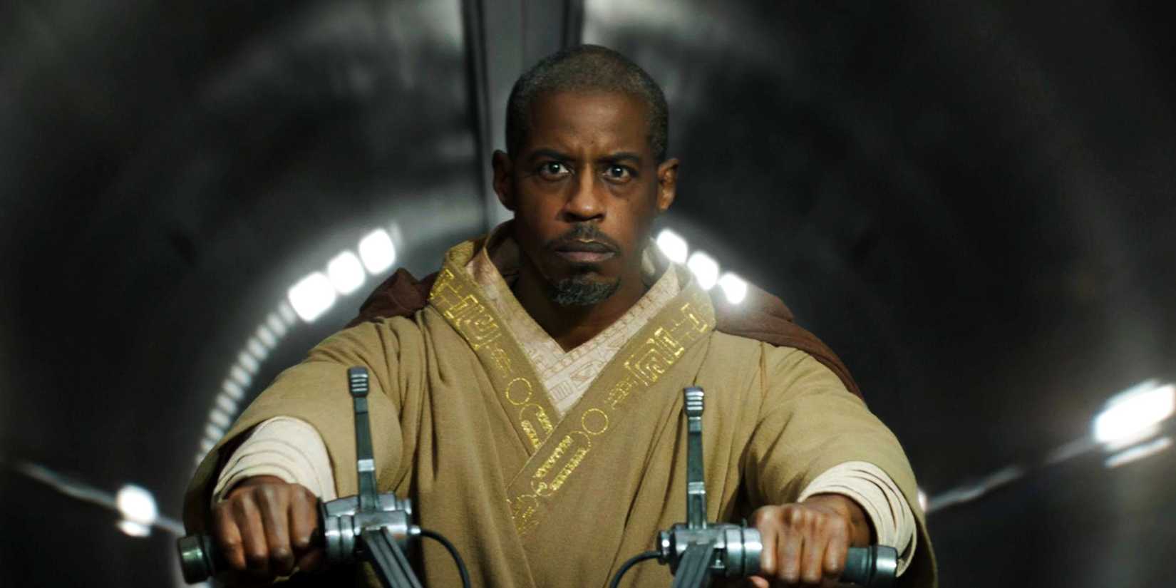 Ahmed Best como Kelleran Beq em um speeder em The Mandalorian.