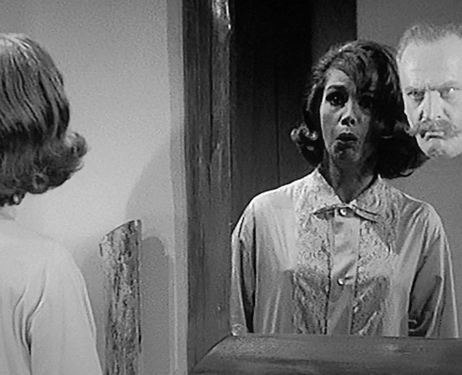 Paramount Press Express | “THE DICK VAN DYKE SHOW – NOW IN LIVING COLOR!,”  A NEW ONE-HOUR SPECIAL FEATURING TWO NEWLY COLORIZED EPISODES, TO BE  BROADCAST FRIDAY, DEC. 22, image size:1600x1300