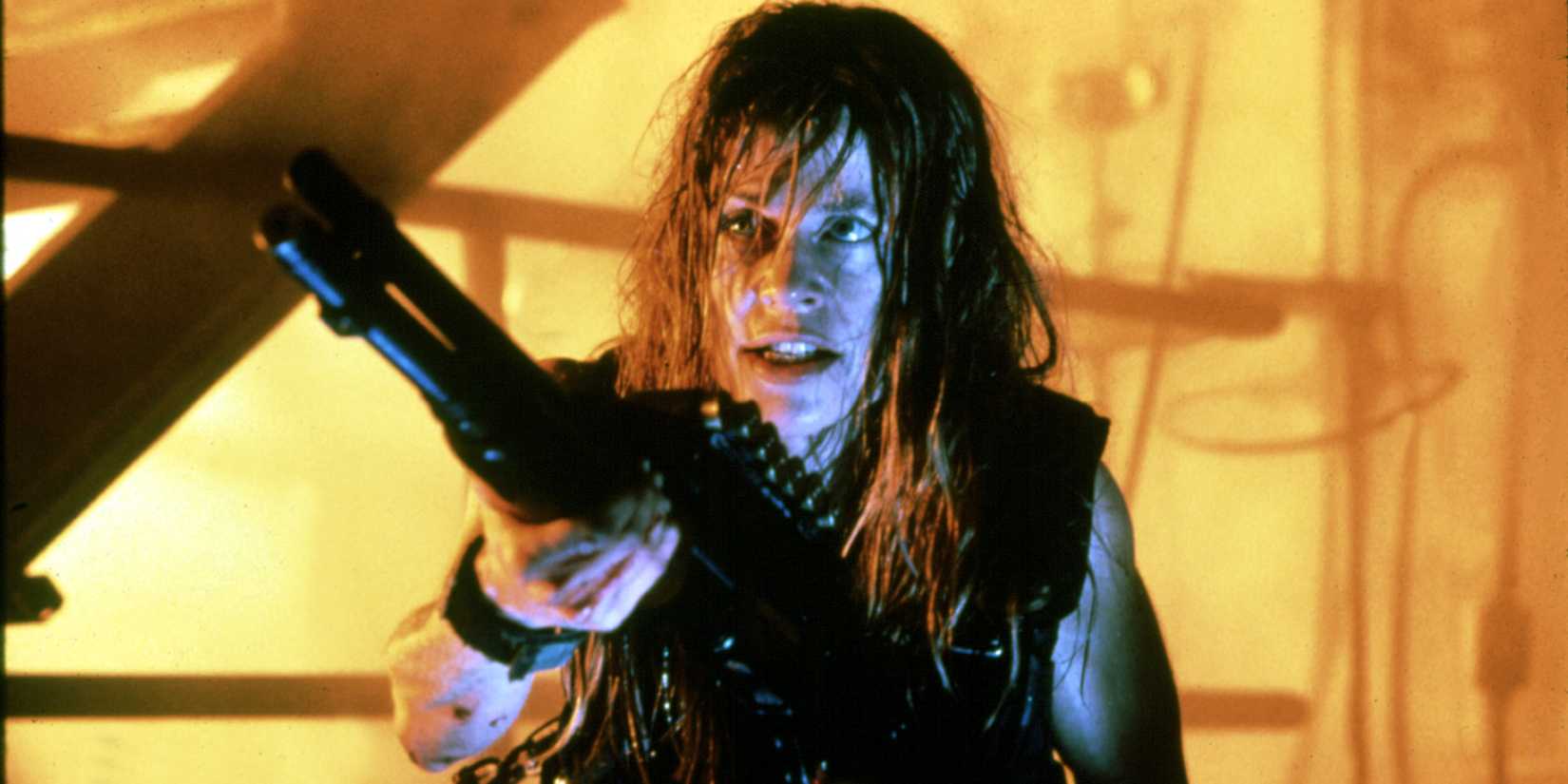 Linda Hamilton as Sarah Connor in Terminator 2-1