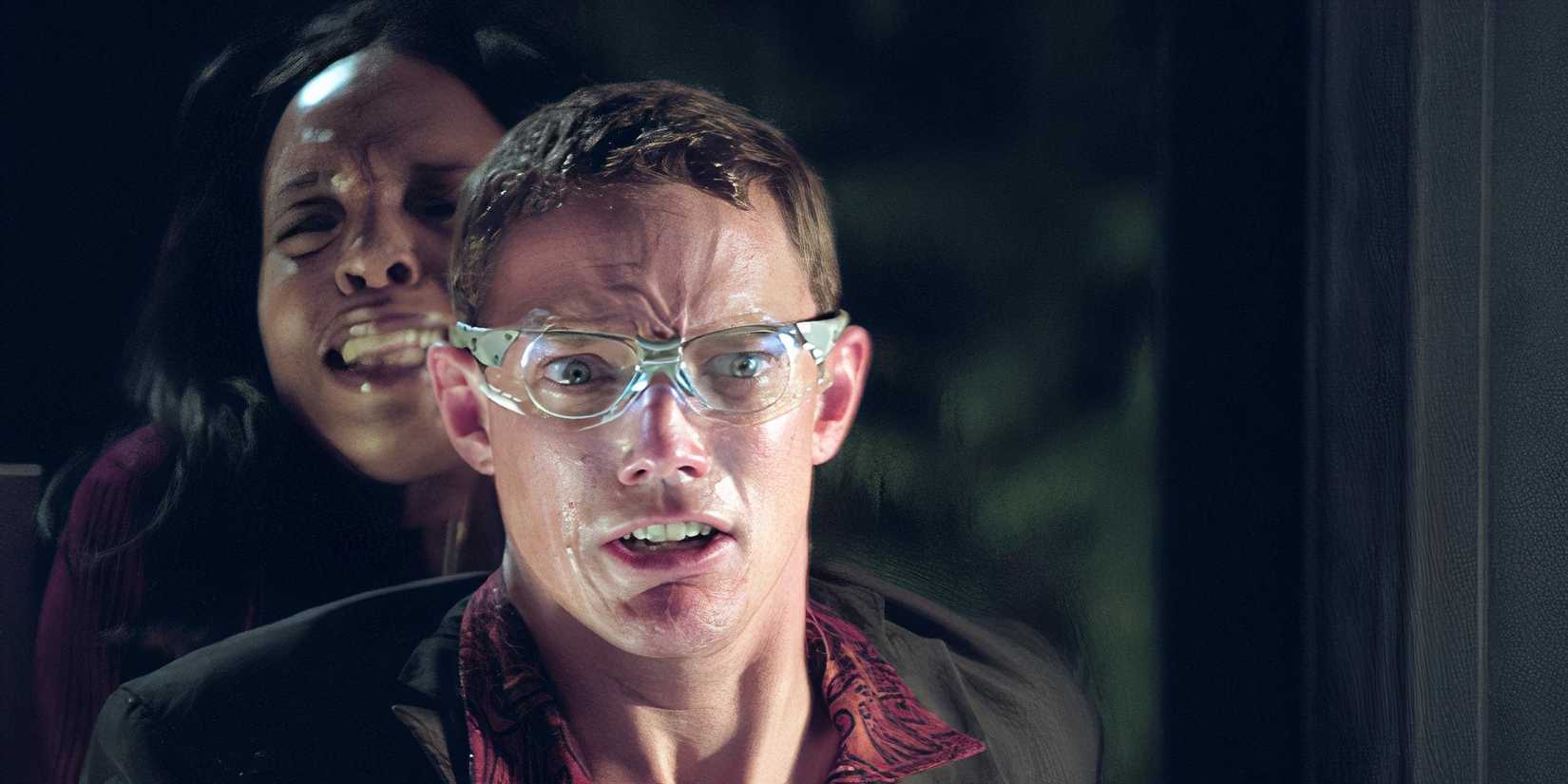 Matthew Lillard como Dennis Rafkin em Os 13 Fantasmas