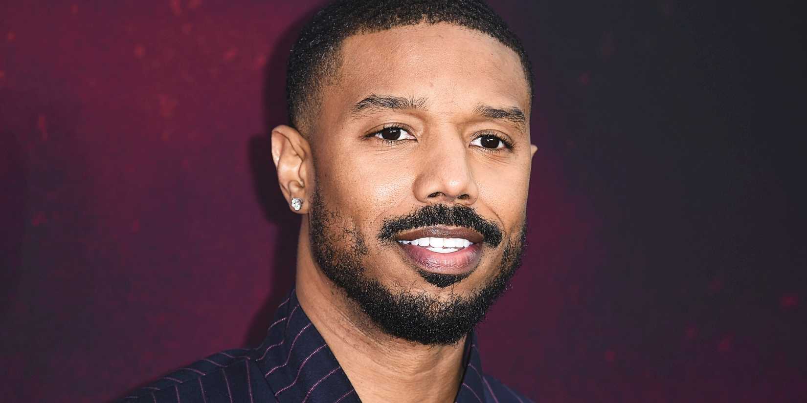 Michael B. Jordan em um evento de tapete vermelho