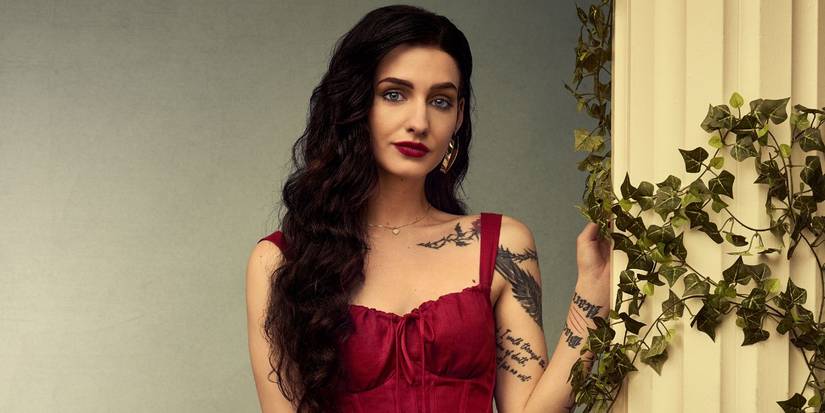 Welcome to Plathville's Moriah Plath in a red corset top