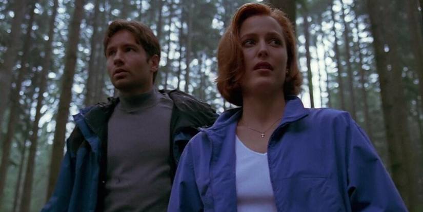 Mulder and Scully in a forest in X-Files Detour