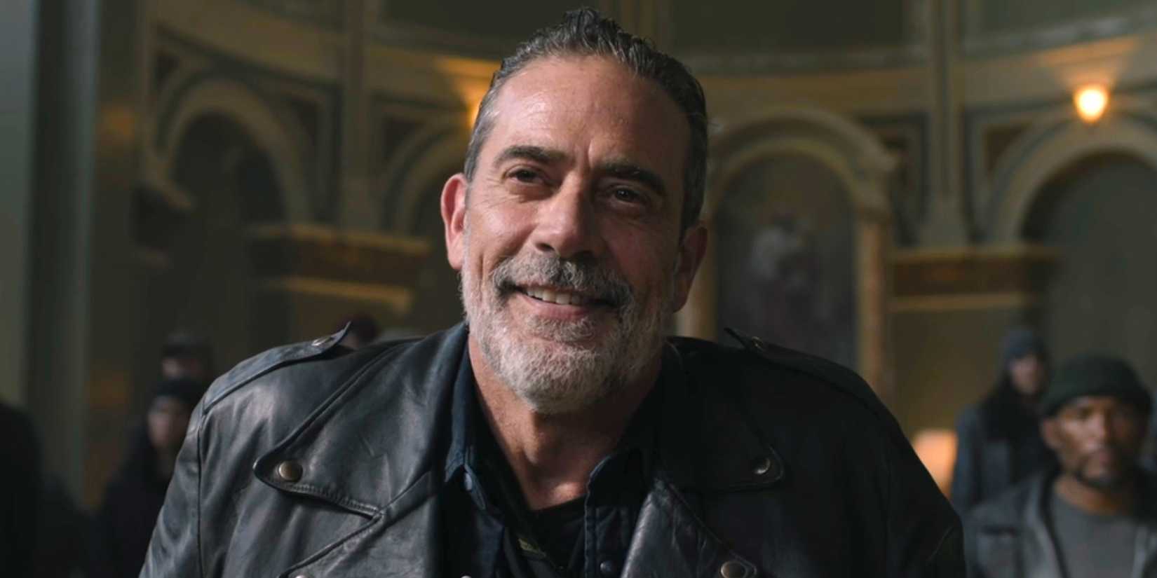 Negan smiling amused in The Walking Dead Dead City season 2 episode 8