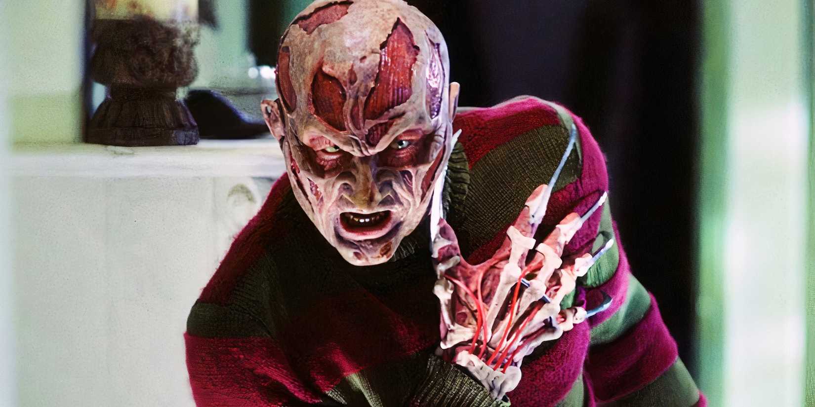 Freddy Krueger com sua luva em O Novo Pesadelo