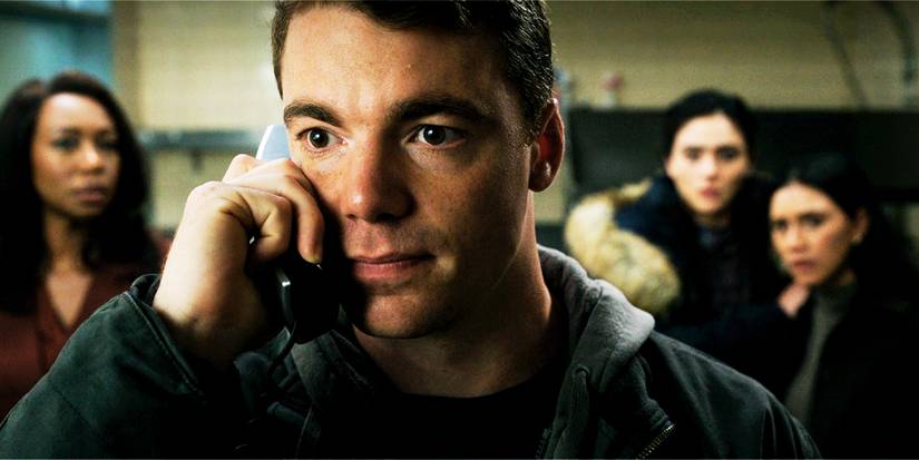 Peter Sutherland in The Night Agent season 2, episode 5, on the phone