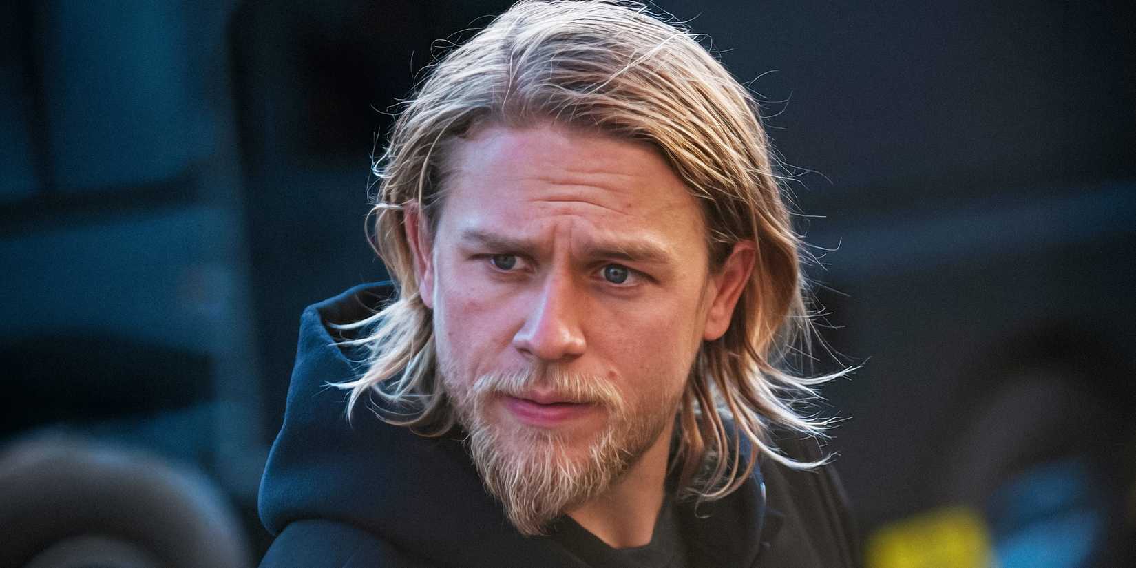 Jax (Charlie Hunnam) looking confused on Sons of Anarchy