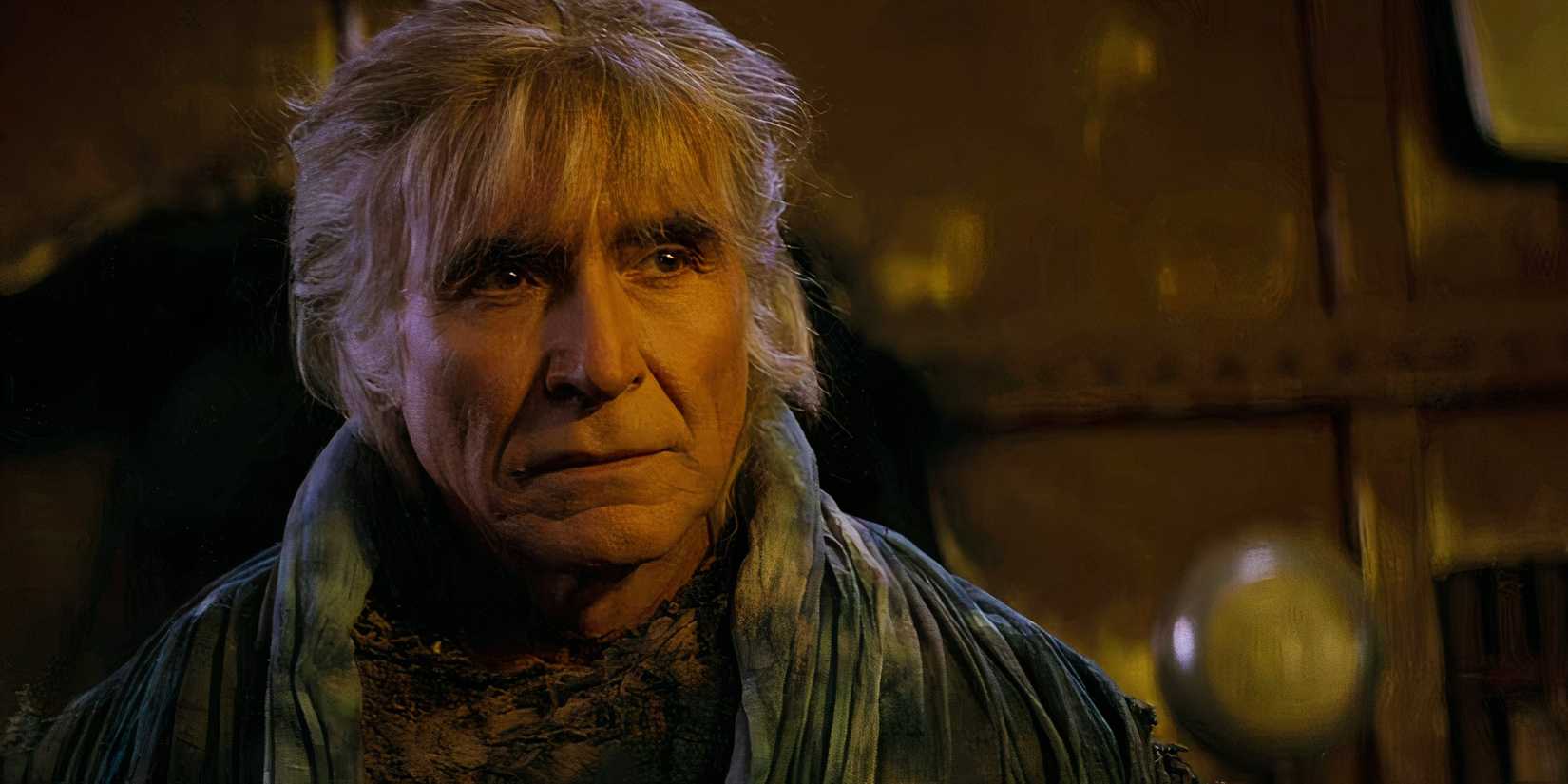 Khan observa estoicamente em Star Trek II: The Wrath of Khan