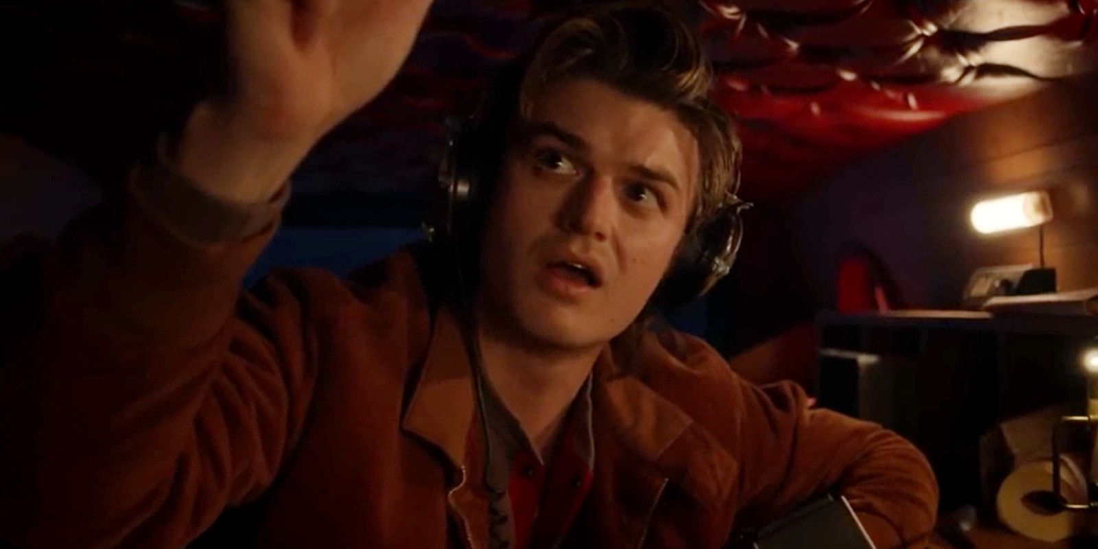 Stranger Things' Joe Keery Reflects On Steve & Dustin's Pairing Ahead Of  Season 5: "The Dynamic Has Changed"