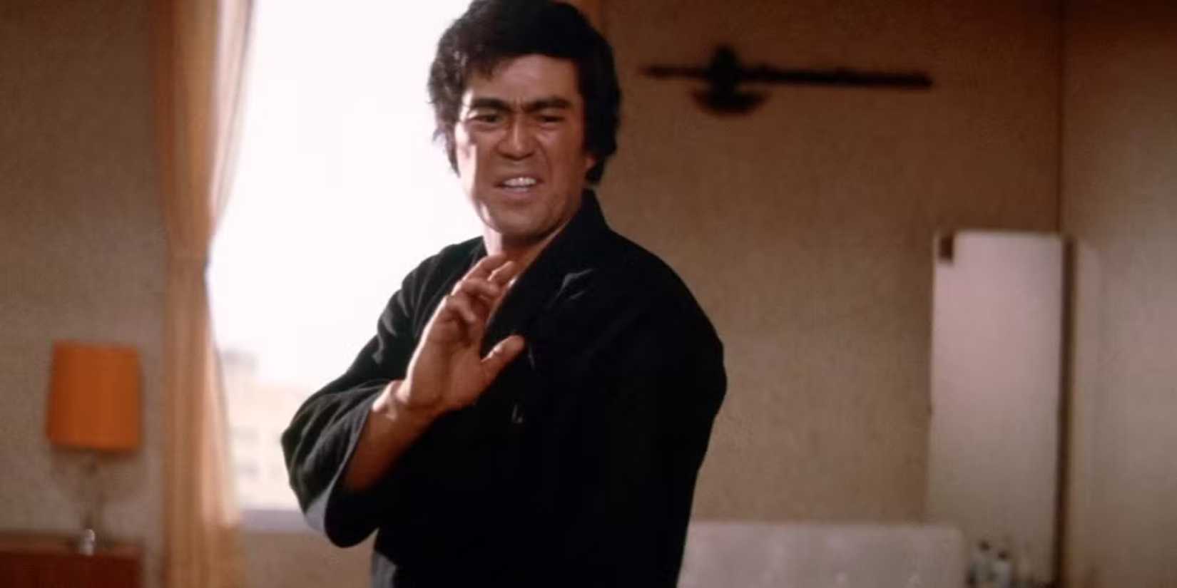 Chiba as Takuma (Terry) Tsurugi displaying his martial arts skills in The Street Fighter.